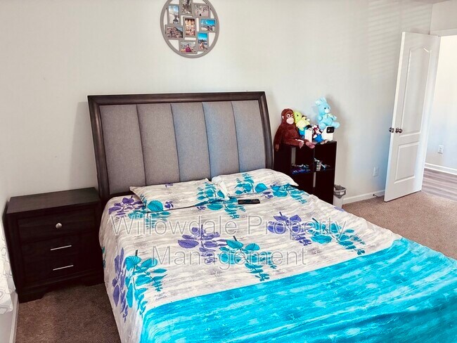 Building Photo - 993 Deaton Dr