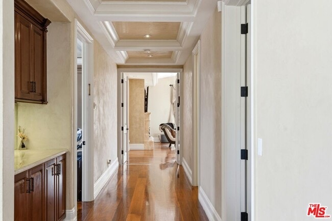 Building Photo - 2023 Parnell Ave