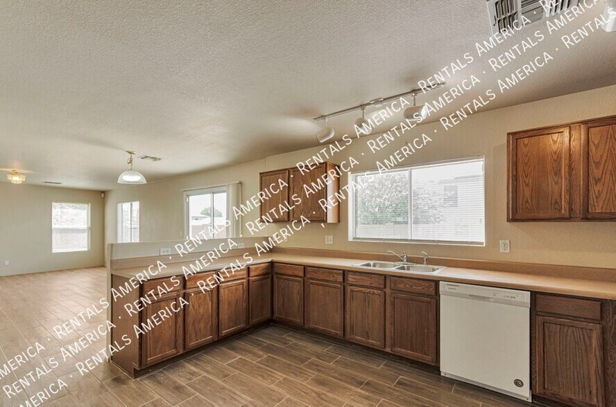 Building Photo - 6644 S SQUAWROOT Pl