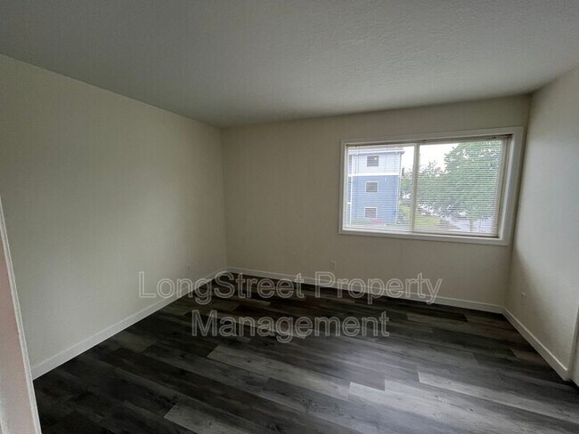 Building Photo - 8324 SE Rhine St