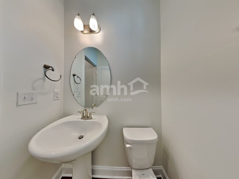 Building Photo - 161 Hazel Pk Dr