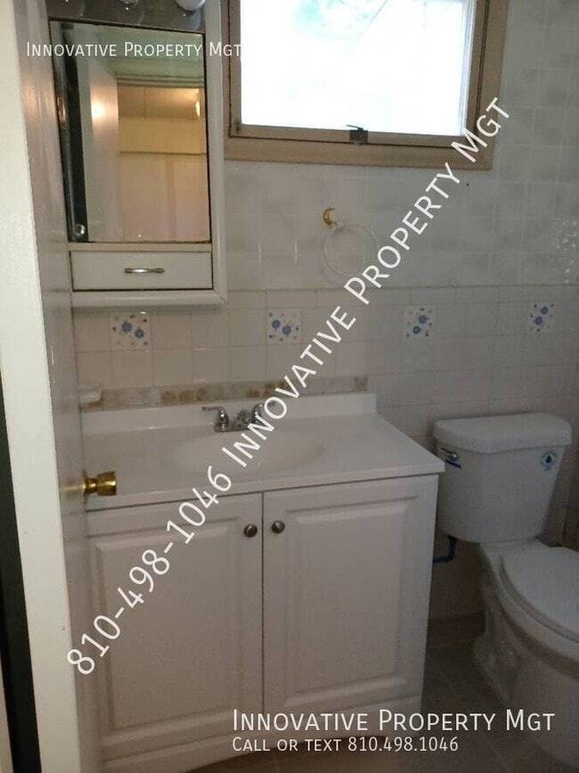 Building Photo - 5181 1/2 N. Elms-#1