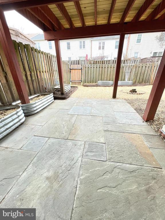 Building Photo - 27 Chantilly Ct