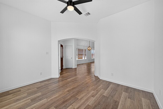 Building Photo - 16930 Creek Mountain Dr