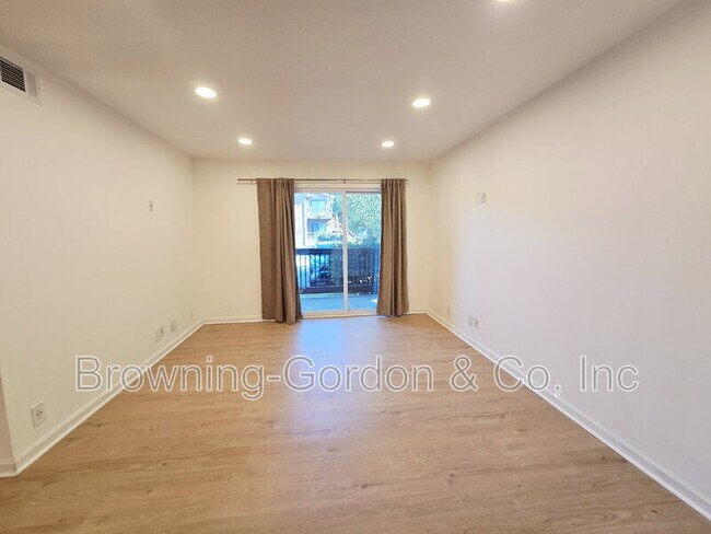 Building Photo - 163 Brooke Castle Dr