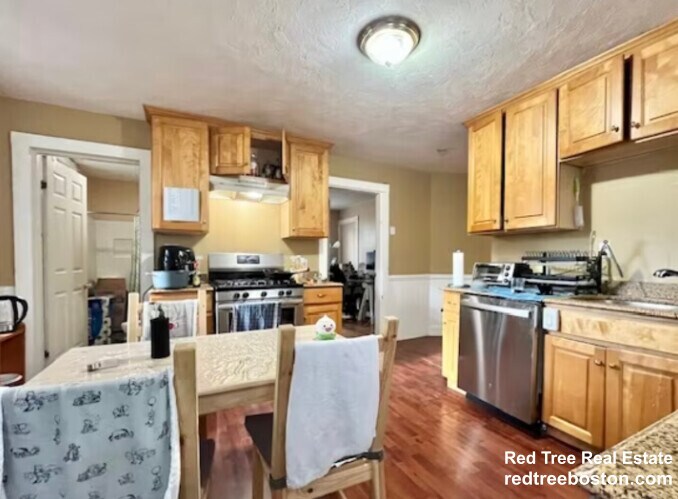 Unit 2 - 6 Eldora St