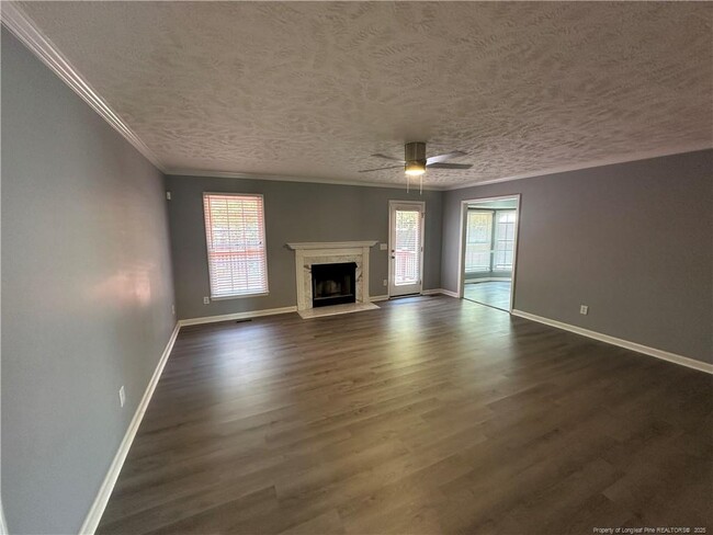 Building Photo - 3521 Harrisburg Dr