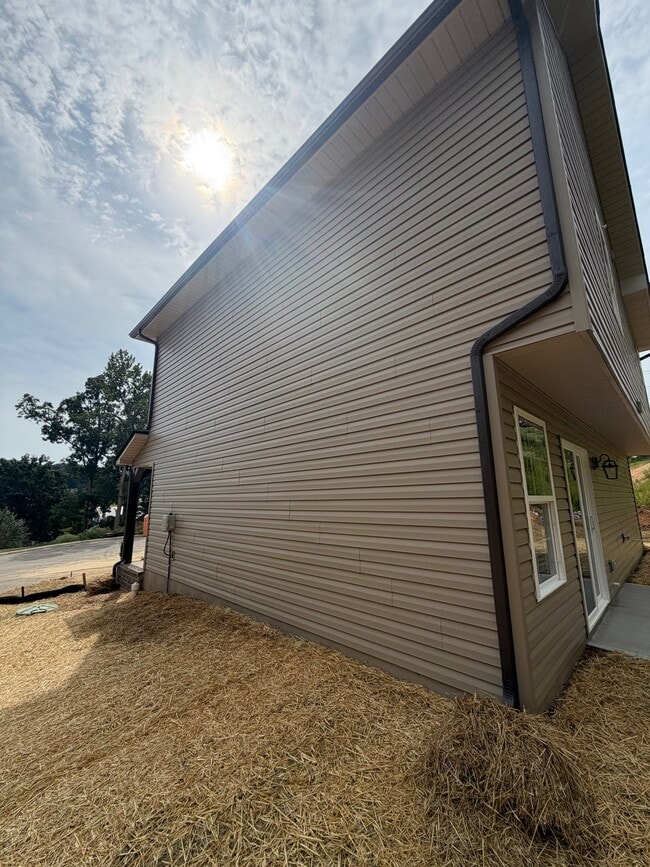Building Photo - 2632 Parkers Mdw Ln