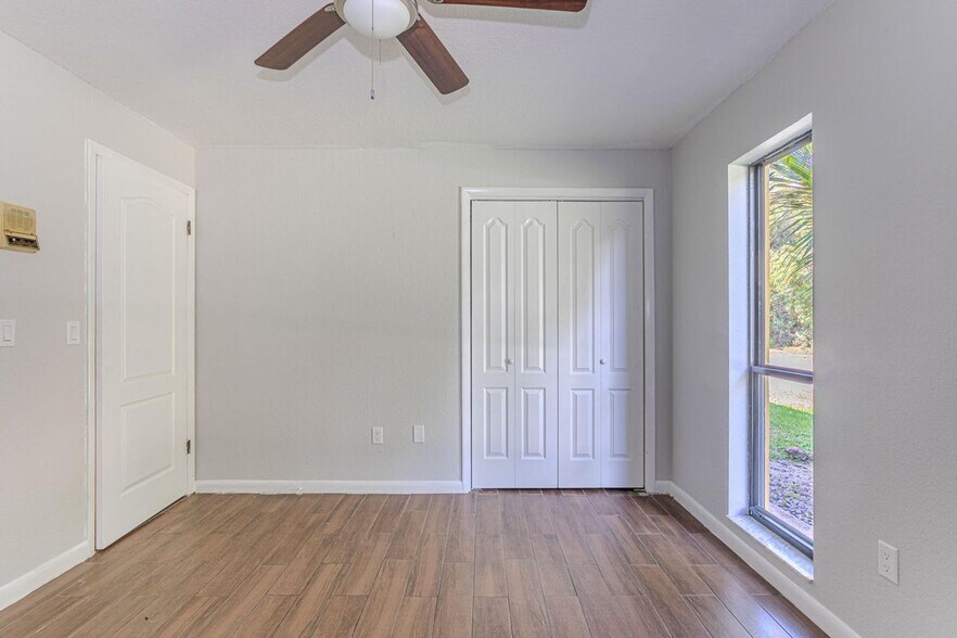 Building Photo - 169 Armadillo Way