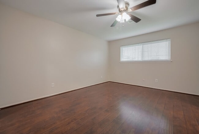 Building Photo - 8119 La Roche Ln