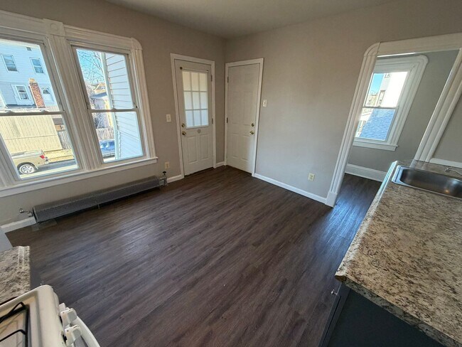 Building Photo - 242-244-244 Orange St