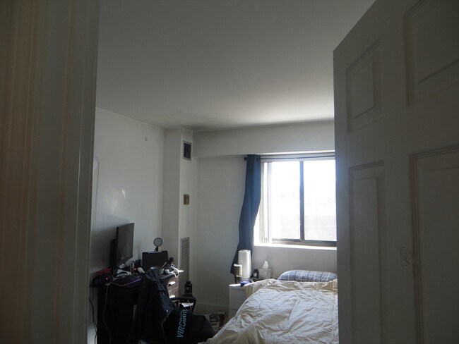 Building Photo - 15 N Beacon St