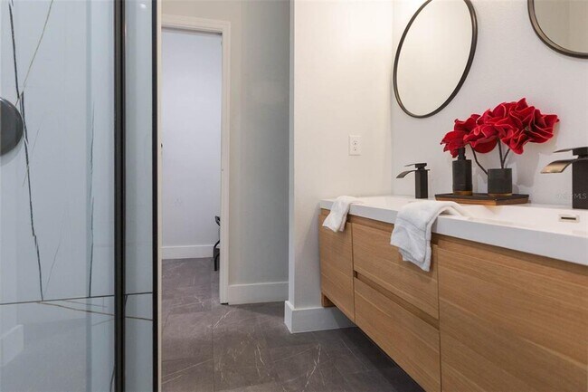 Building Photo - 2013 E Waters Ave