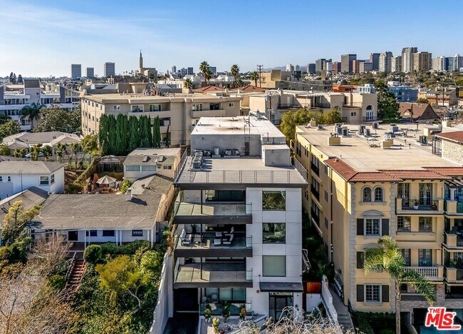Building Photo - 1839 Pandora Ave