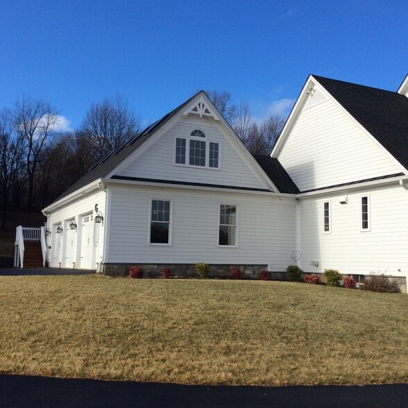 Building Photo - 18671 Woodburn Rd