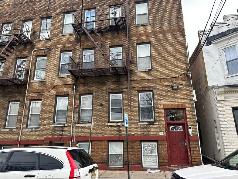 Building Photo - 375 Madison Ave