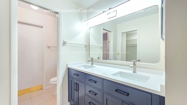 Building Photo - SPACIOUS SARASOTA HOME WITH LARGE FENCED YARD! MOVE IN READY! ALL TILE/ NEW LVP!