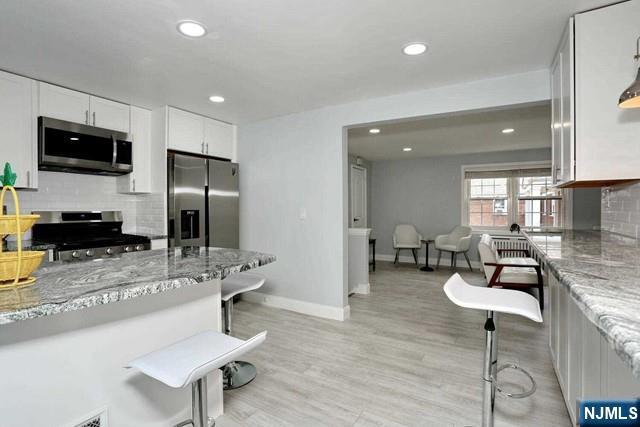 Building Photo - 100 Huguenot Ave