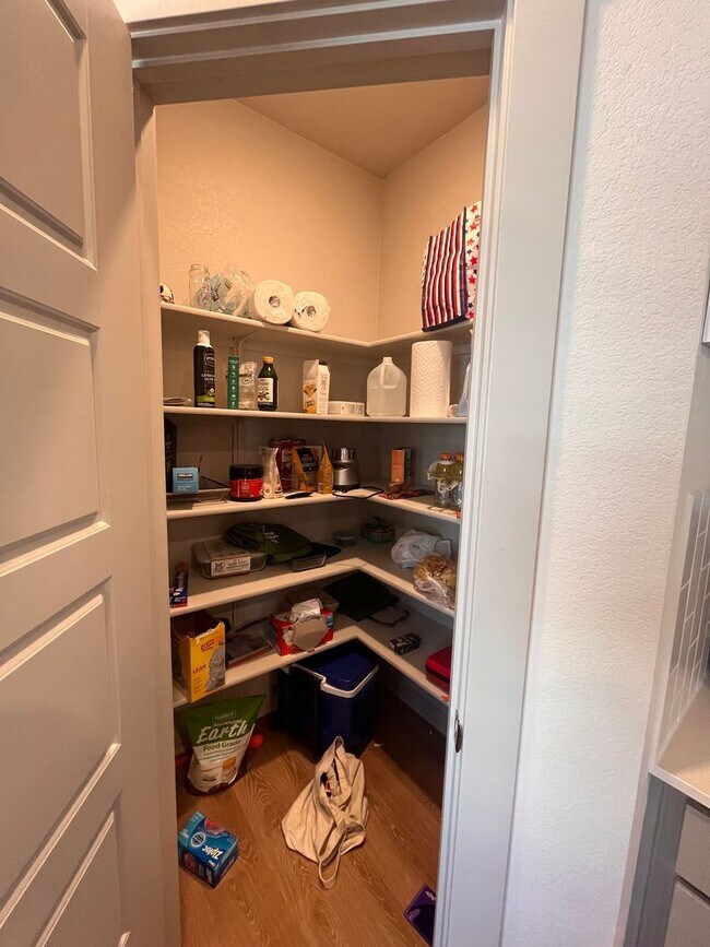 Building Photo - 3 bed 2 bath home off I-35