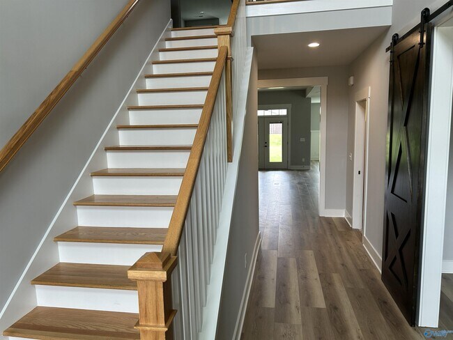 Building Photo - 6619 Camilla Dr