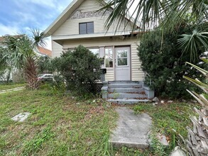 Building Photo - Bradenton unit near downtown, beaches