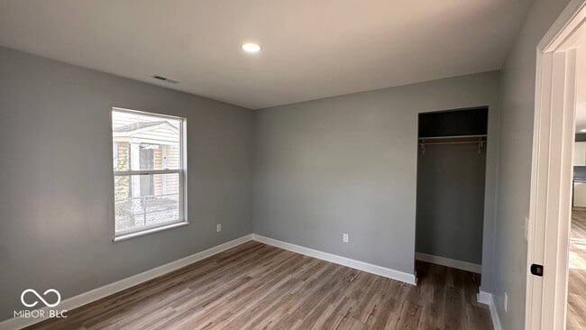 Building Photo - 1107 E Mulberry St