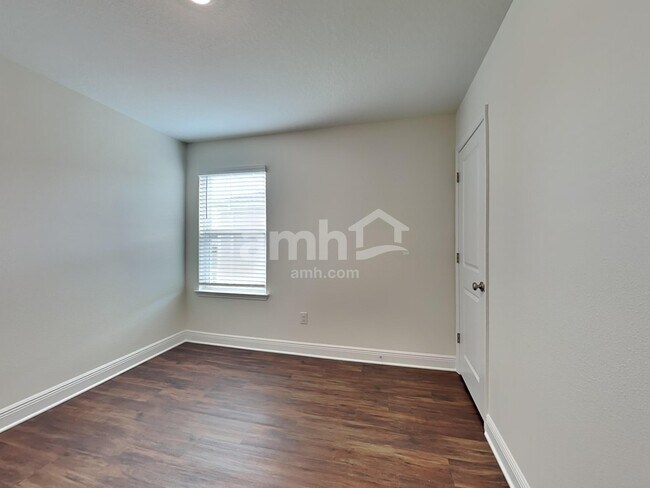 Building Photo - 27207 St Andrews Ave