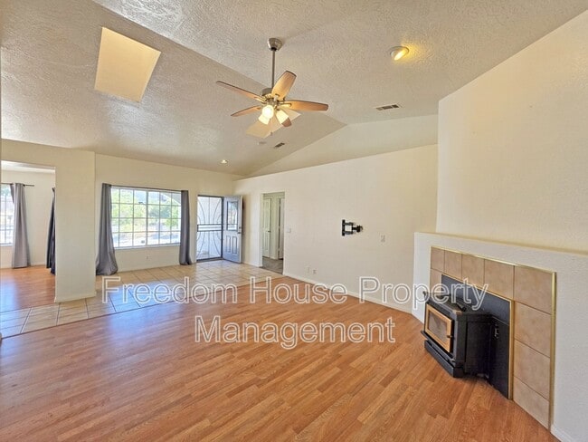 Building Photo - 2250 S Ambush St