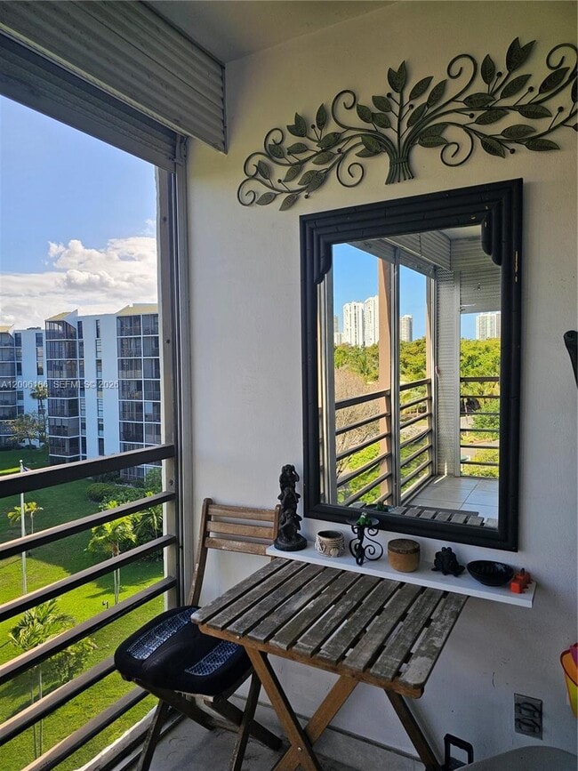 Building Photo - 20500 W Country Club Dr