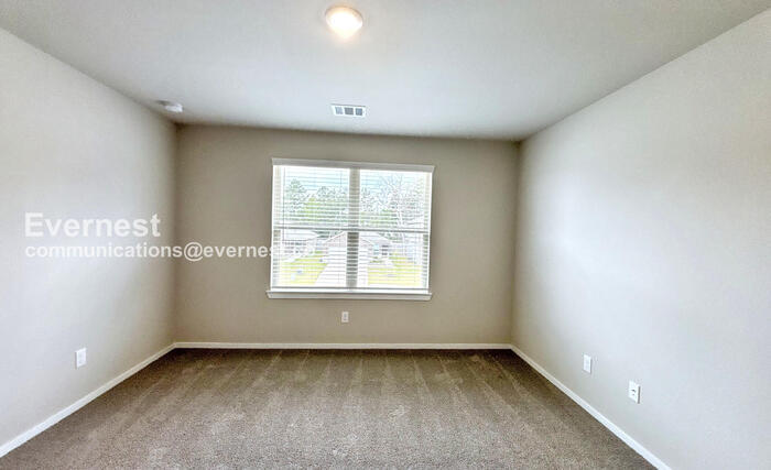 Building Photo - 5923 Hollyhock Ln