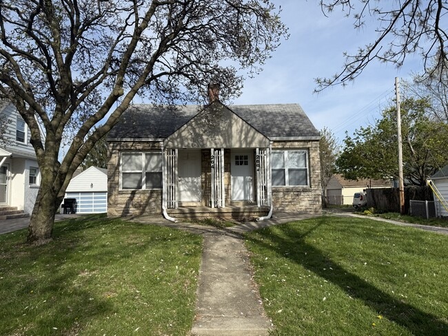 Building Photo - 266 S Westgate Ave