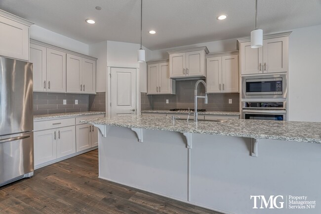 Building Photo - Single level 4 Bedroom 2 Bathroom Home in ...