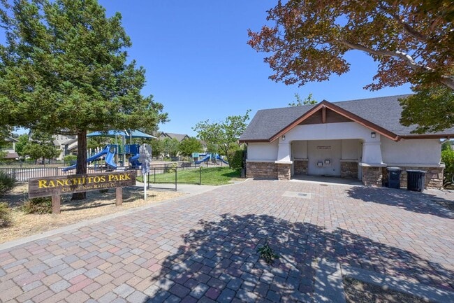 Building Photo - 12 Merrydale Ct