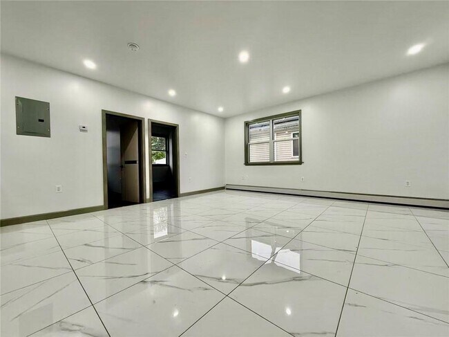 Building Photo - 54 Irving Pl