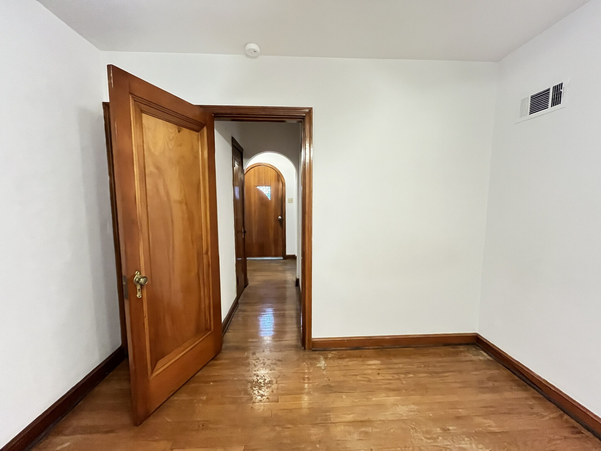 Building Photo - 6430 Bancroft Ave