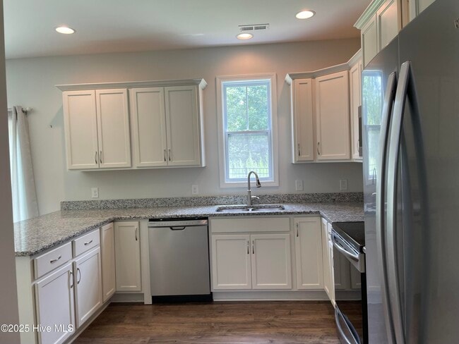 Building Photo - 3135 S Rocklund Ct
