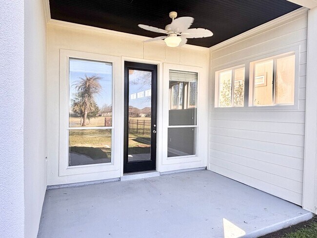 Building Photo - Stunning 5-Bedroom Home with Breathtaking Lake & Golf Course Views – Pelican Point Subdivision