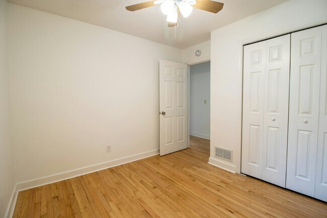 Building Photo - 1515 Sandra Dr