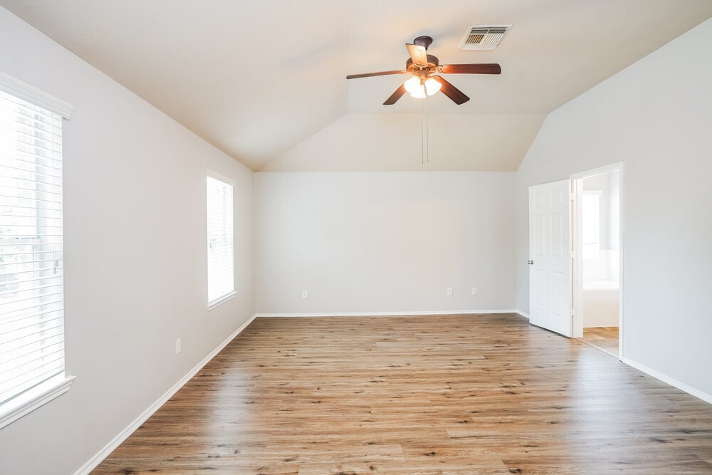 Building Photo - 2527 Floral Bloom Way