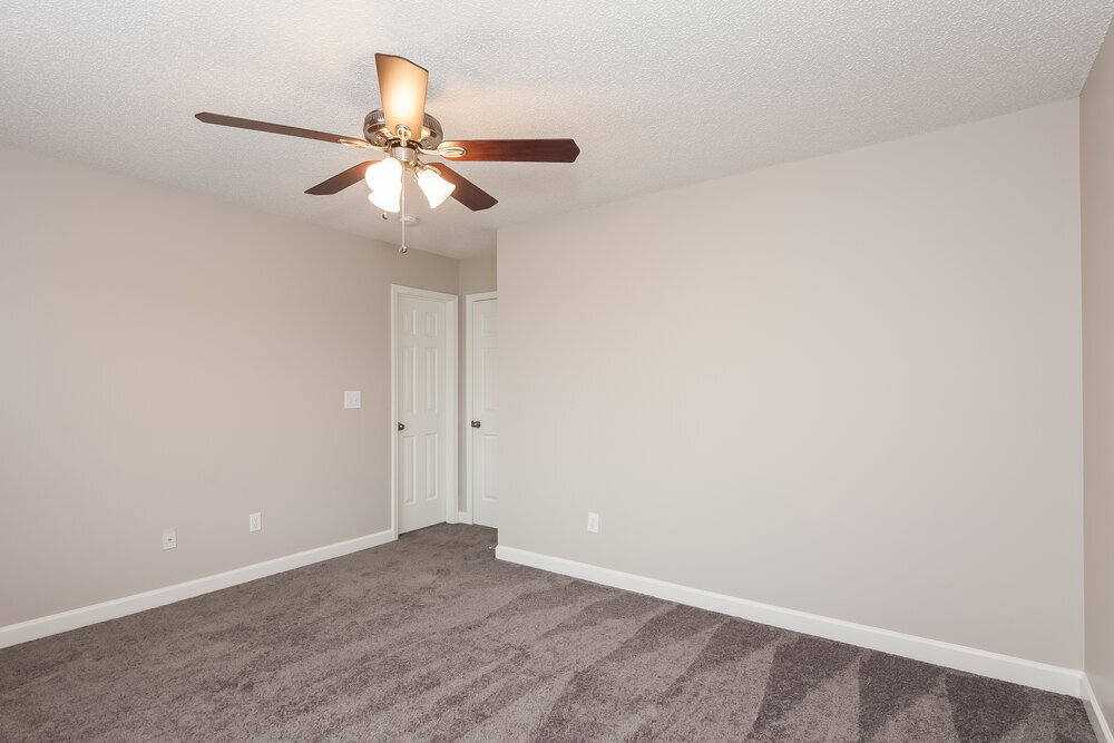 Building Photo - 916 Clover Gap Dr