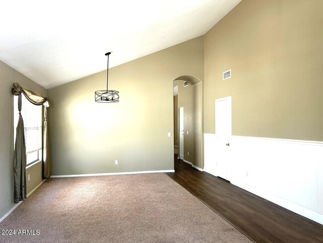 Building Photo - 1801 E Toledo St