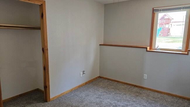Building Photo - Beautiful Single Family Home