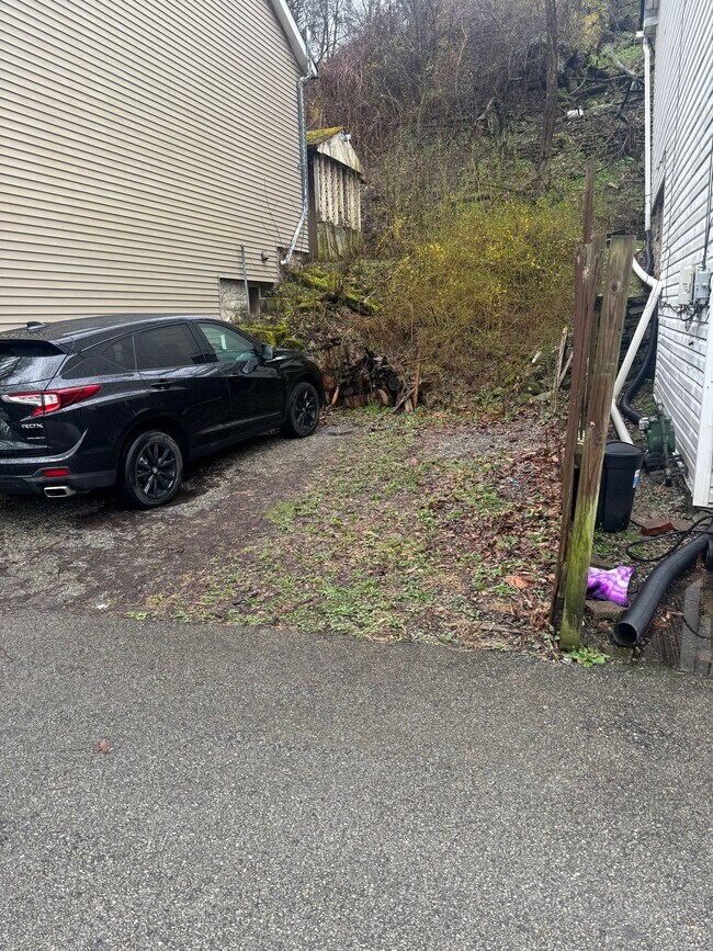 Building Photo - 1 Cabin St