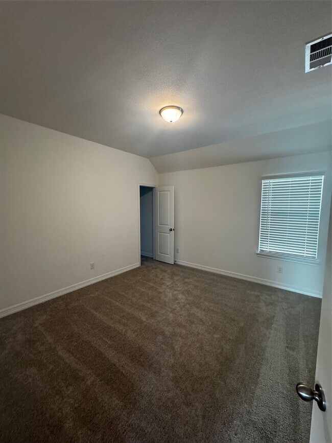 Building Photo - 23642 Red Rowan Ln