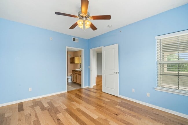 Building Photo - 6810 Deatonhill Dr