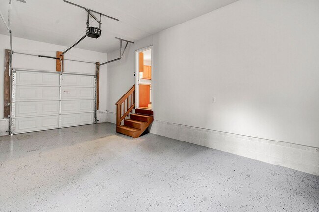 Building Photo - 1300 Poplar Ridge Rd