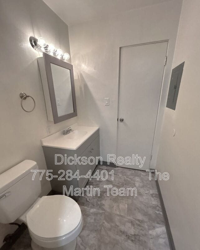 Building Photo - 240 18th St