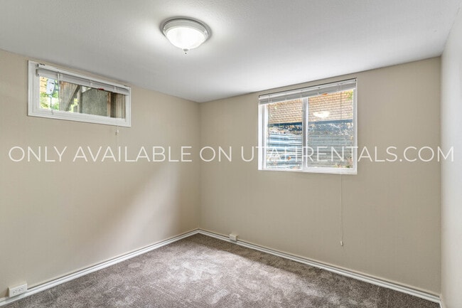 Building Photo - 611 E 350 N