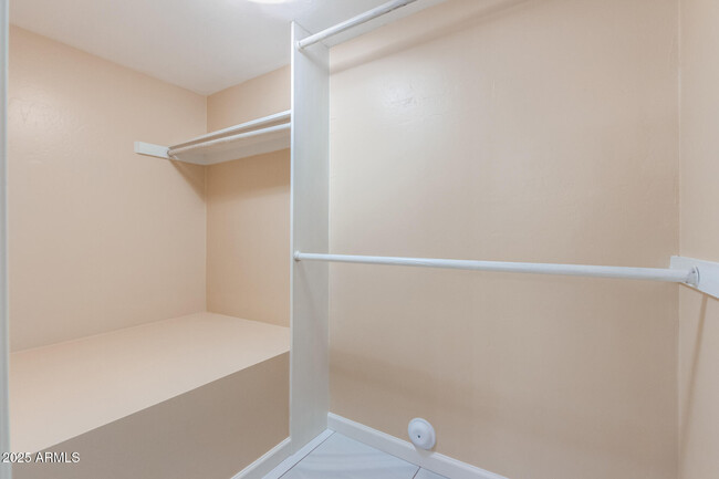 Building Photo - 5 Inner Cir