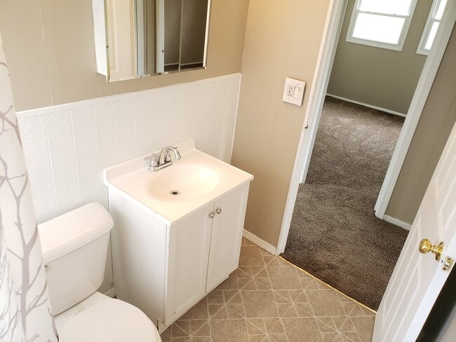 Building Photo - Charming 3-Bedroom Ranch Home on Corner Lo...